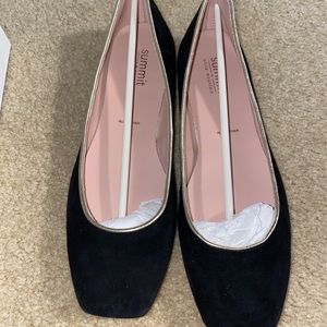 Summit By White Mountain Talisha size 38M black suede flats gold trim NIB $138